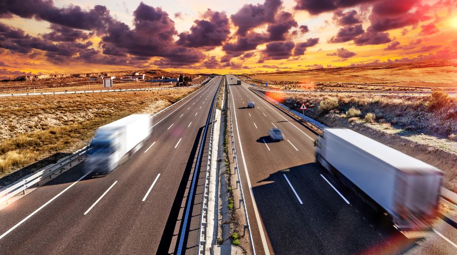 Planejamento para viagens longas
5 etapas essenciais para o caminhoneiro antes de pegar a estrada