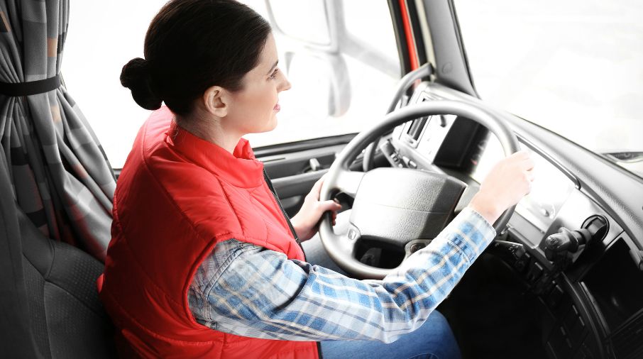 O papel da mulher no setor de transporte rodoviário